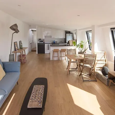 Design Apt With Terrace In The Marais Appartamento Parigi